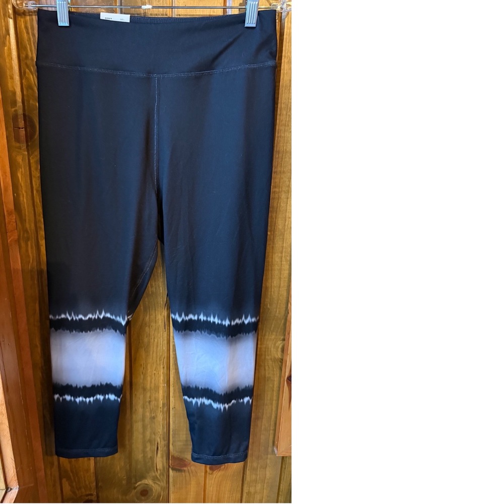 SO Yoga High-Rise Capri Leggings Black White Tie Dye Stripe Size L New‎